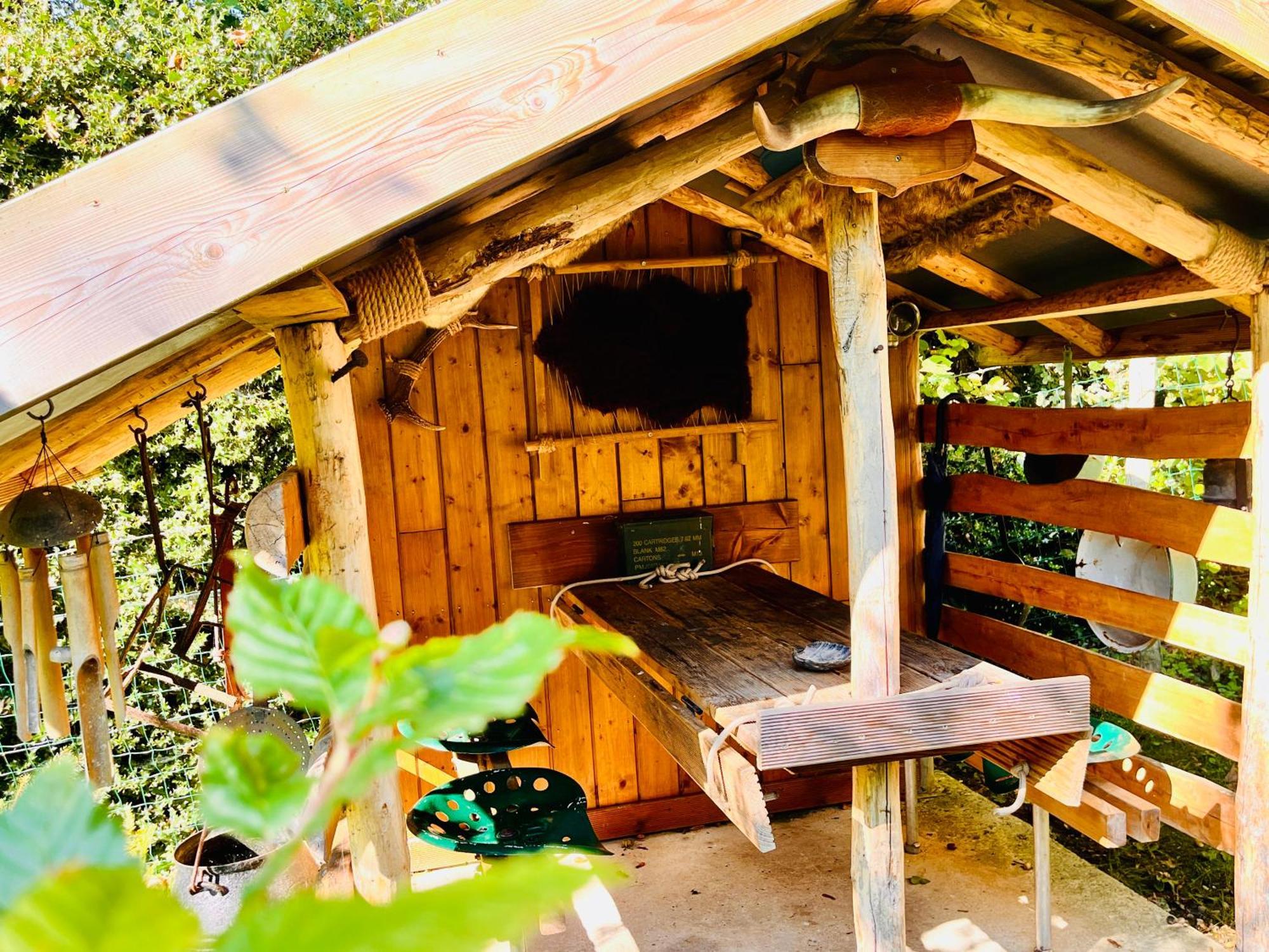La Cabane Perchee Du Trappeur Écrainville Exteriör bild