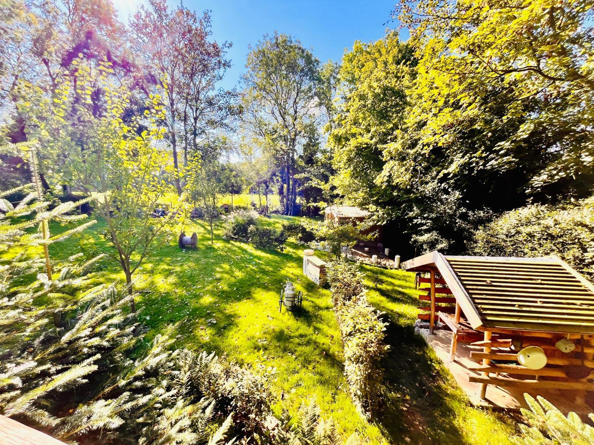 La Cabane Perchee Du Trappeur Écrainville Exteriör bild